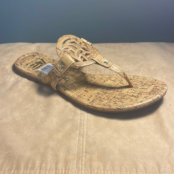 COPY - American Eagle Sandals - Picture 2 of 8